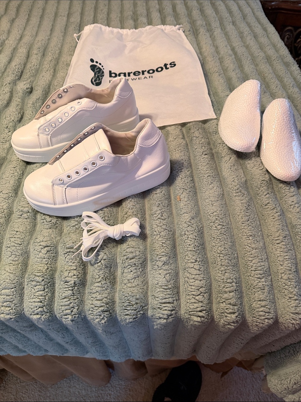 barefoots White Platform Slip-On Sneakers by Bareroots Size 7/12